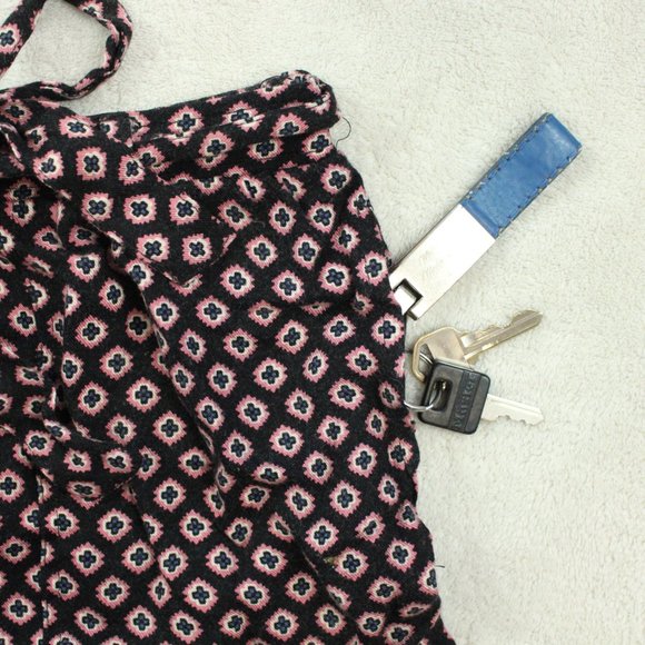 HOLLISTER Patterned Mini Shorts With Bow - Picture 2 of 6